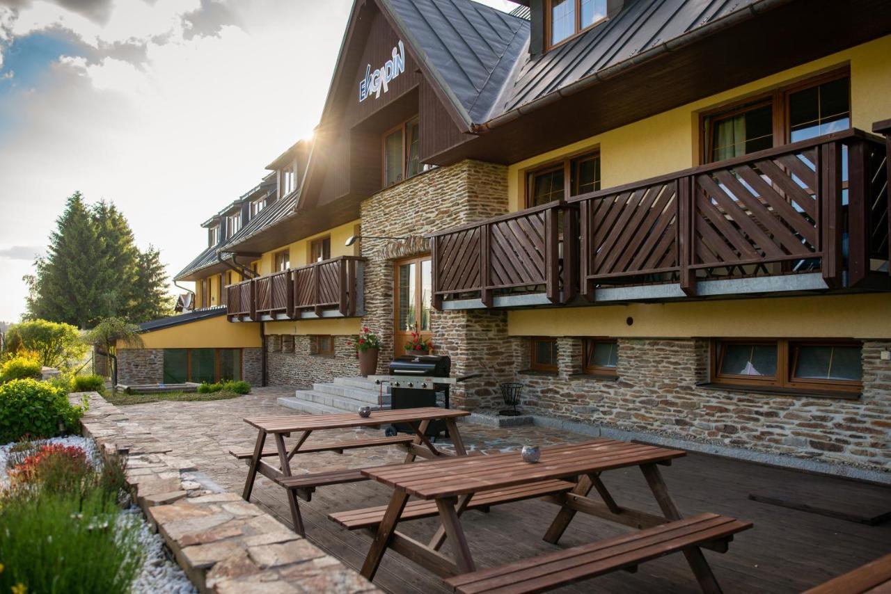 Apartmány Engadin Boží Dar Kültér fotó